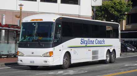 MCI D4005 Skyline Coach